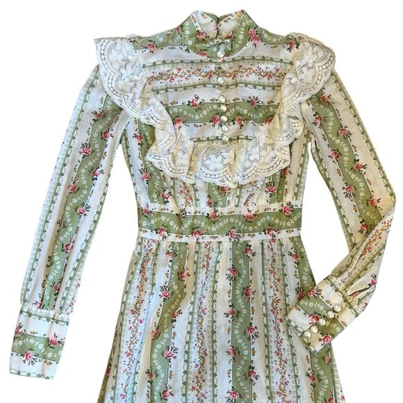 Vintage 1970s Vicki Vaughn Promenade XS Green Floral Prairie Ruffle Maxi Dress - Picture 3 of 16